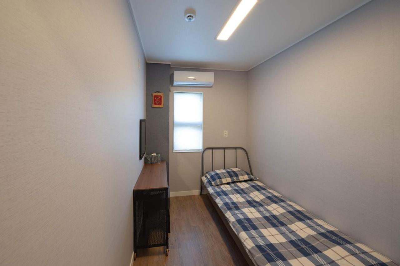 Hotel Sagye Travel à Seogwipo Extérieur photo