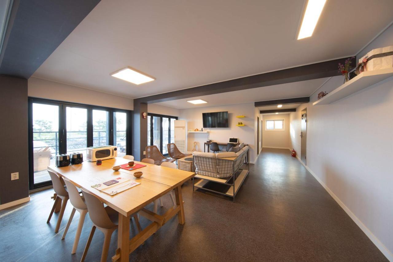 Hotel Sagye Travel à Seogwipo Extérieur photo